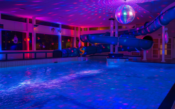 DiscoZwemmen met DJ – vier de herfstvakantie!